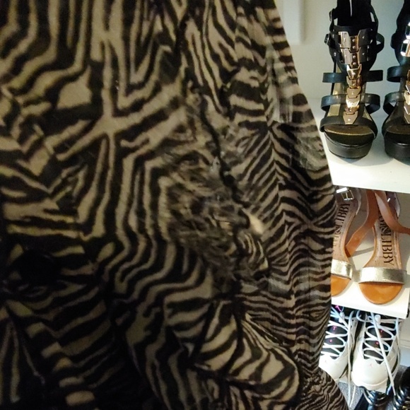 Two blouses - Picture 5 of 5